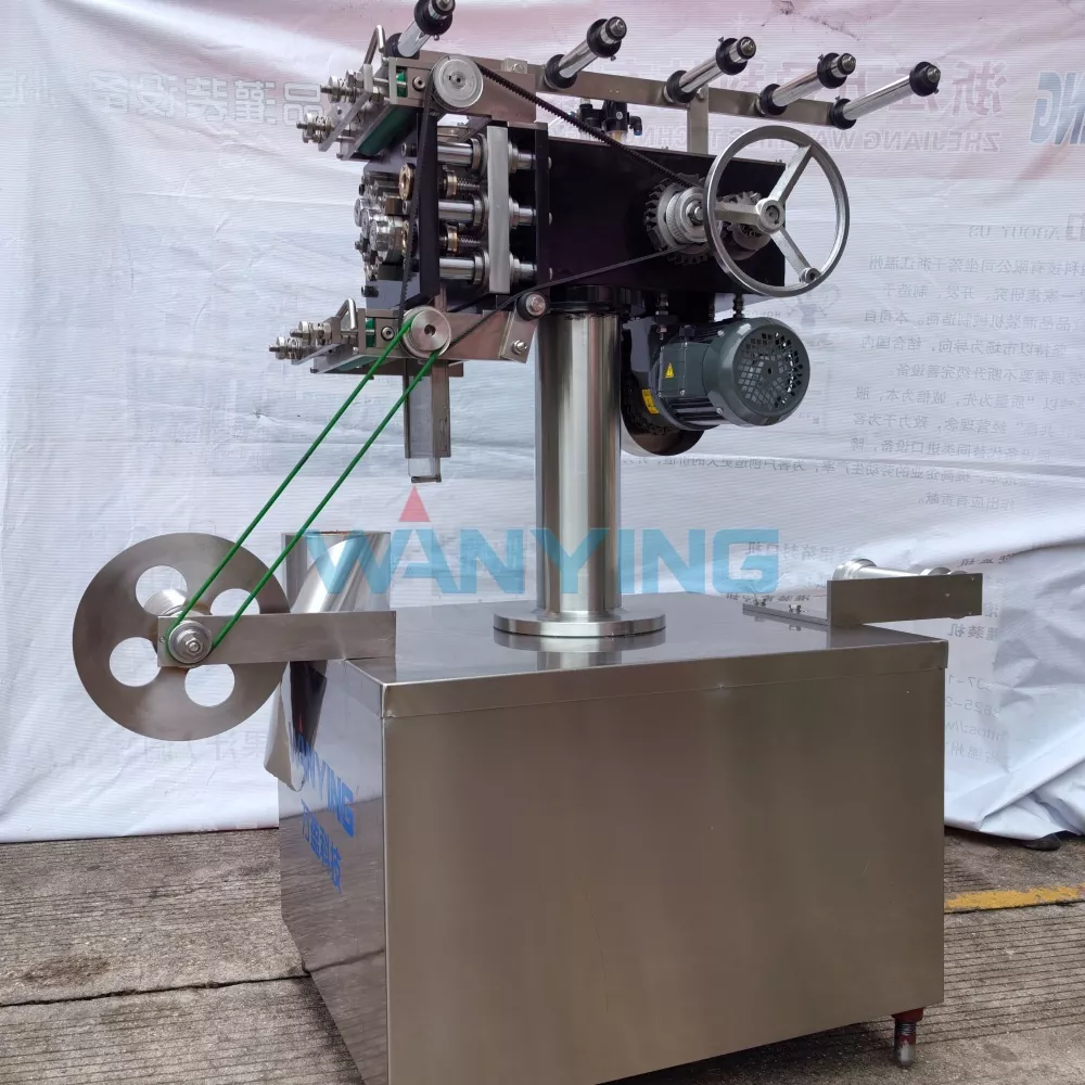 Aluminum foil lid making machine