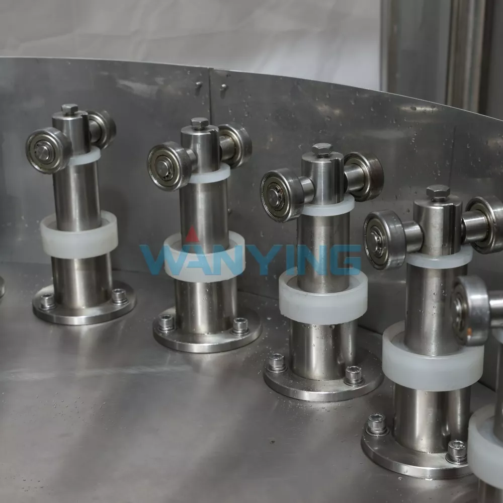 Fermented bean curd jar mouth cleaning machine
